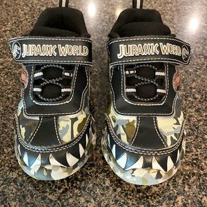 [Jurassic World] Light-Up 💡 Shoes - 9.5